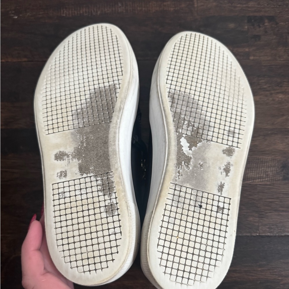 Steve Madden Women’s  Black Slip-On Sneakers with White Sole - Picture 8 of 8